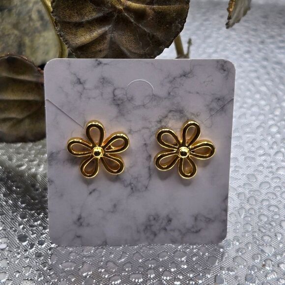 Jewelry - "5/$40" Daisy Flower Gold Tone Post Stud Earrings